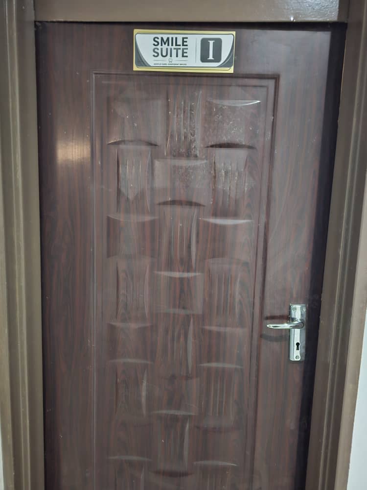 Smile Suite I treatment room door